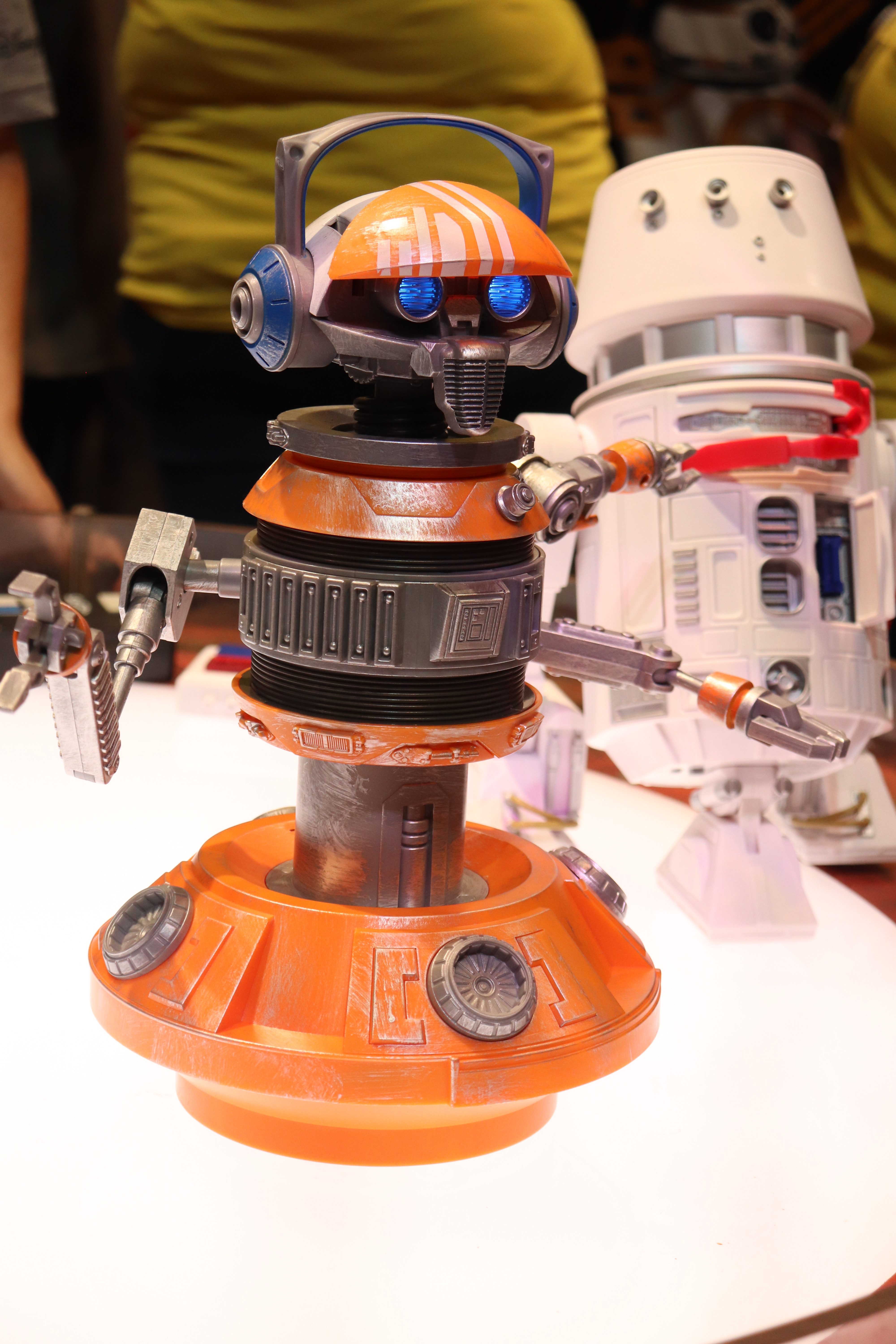 スター・ウォーズ：ギャラクシーズ・エッジ」ブース グッズ